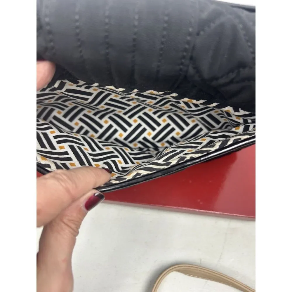 Vera Bradley Iconic Quilted Messenger‎ Bag Black Pattern Lining